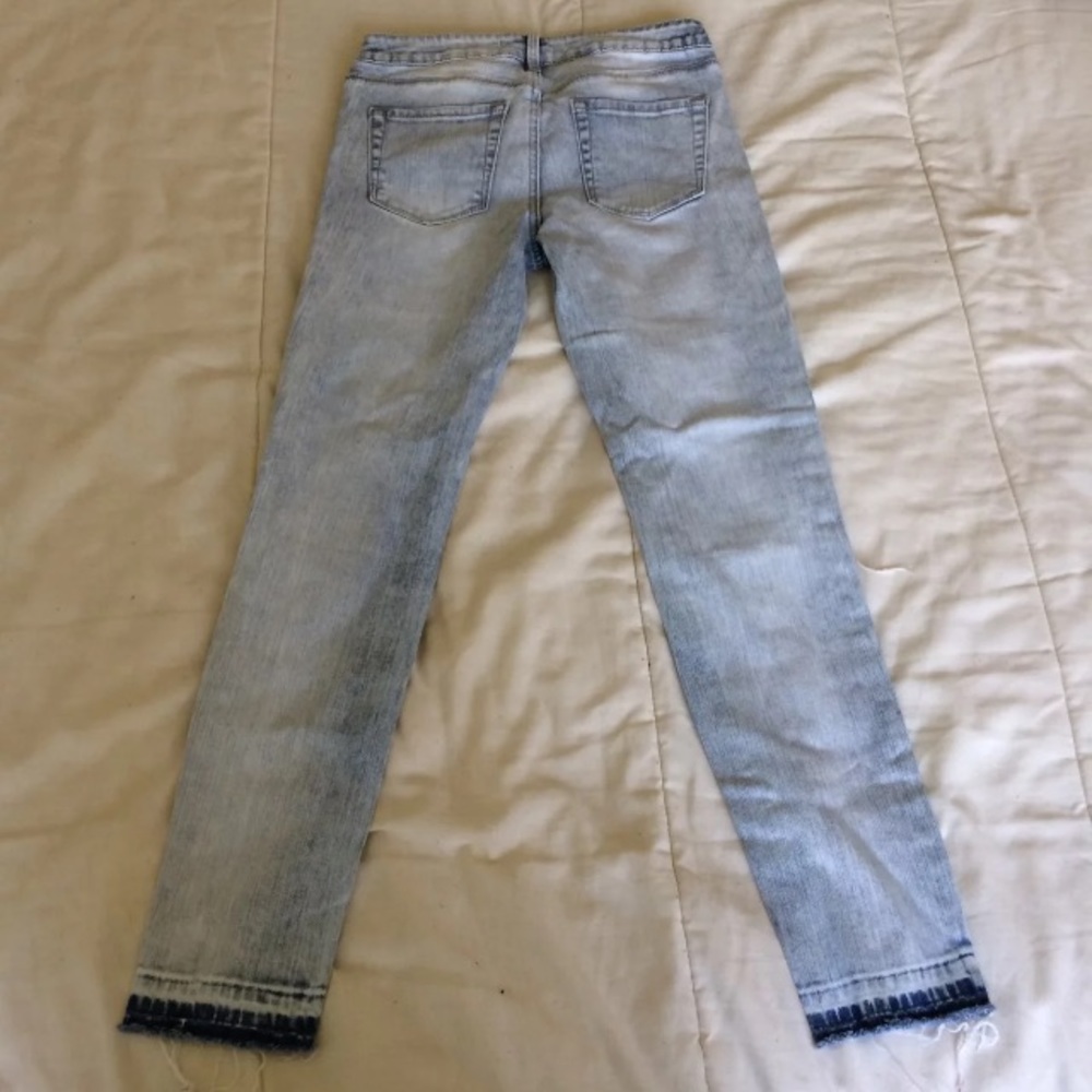 Bullhead Jeans - Picture 2 of 3